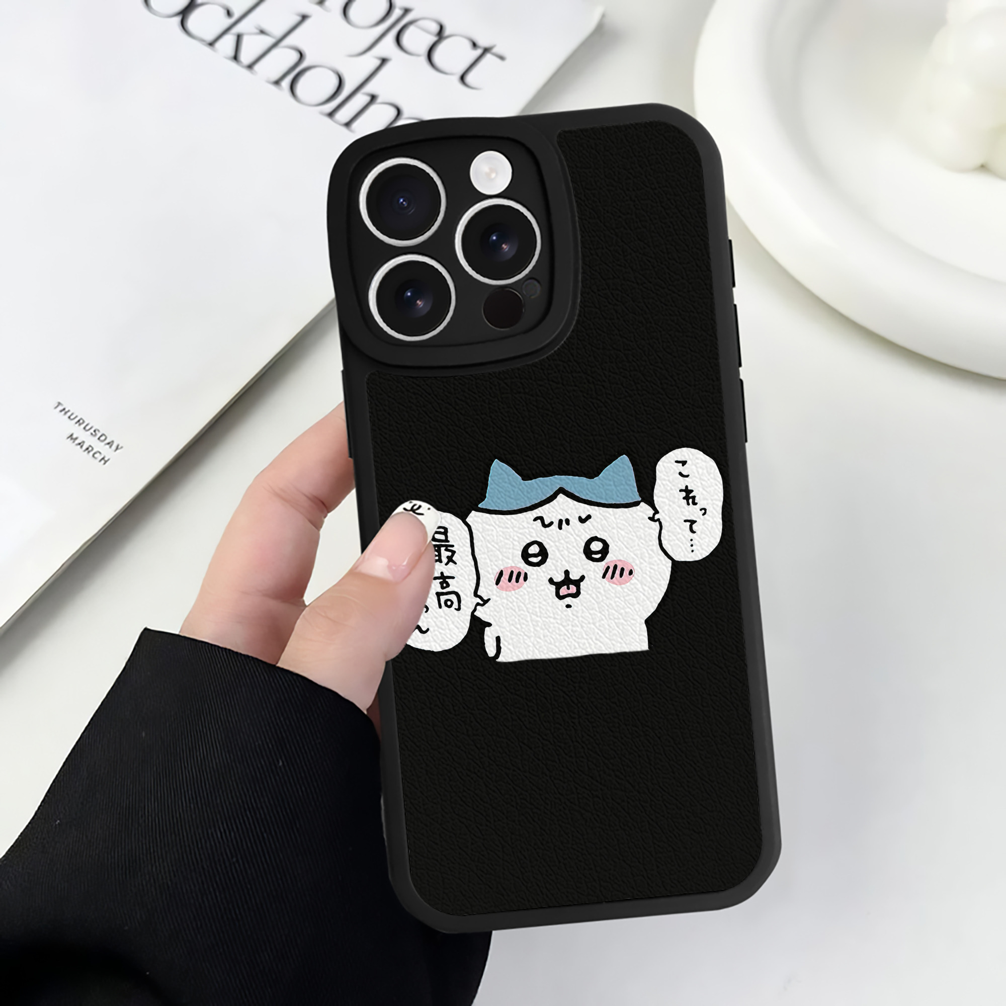 （画像用） ちいかわ ハチワレ Chii-kawa hachiware 【iPhone 16シリーズ対応】シリコンスマホケース（レザー調） 材質：シリコン